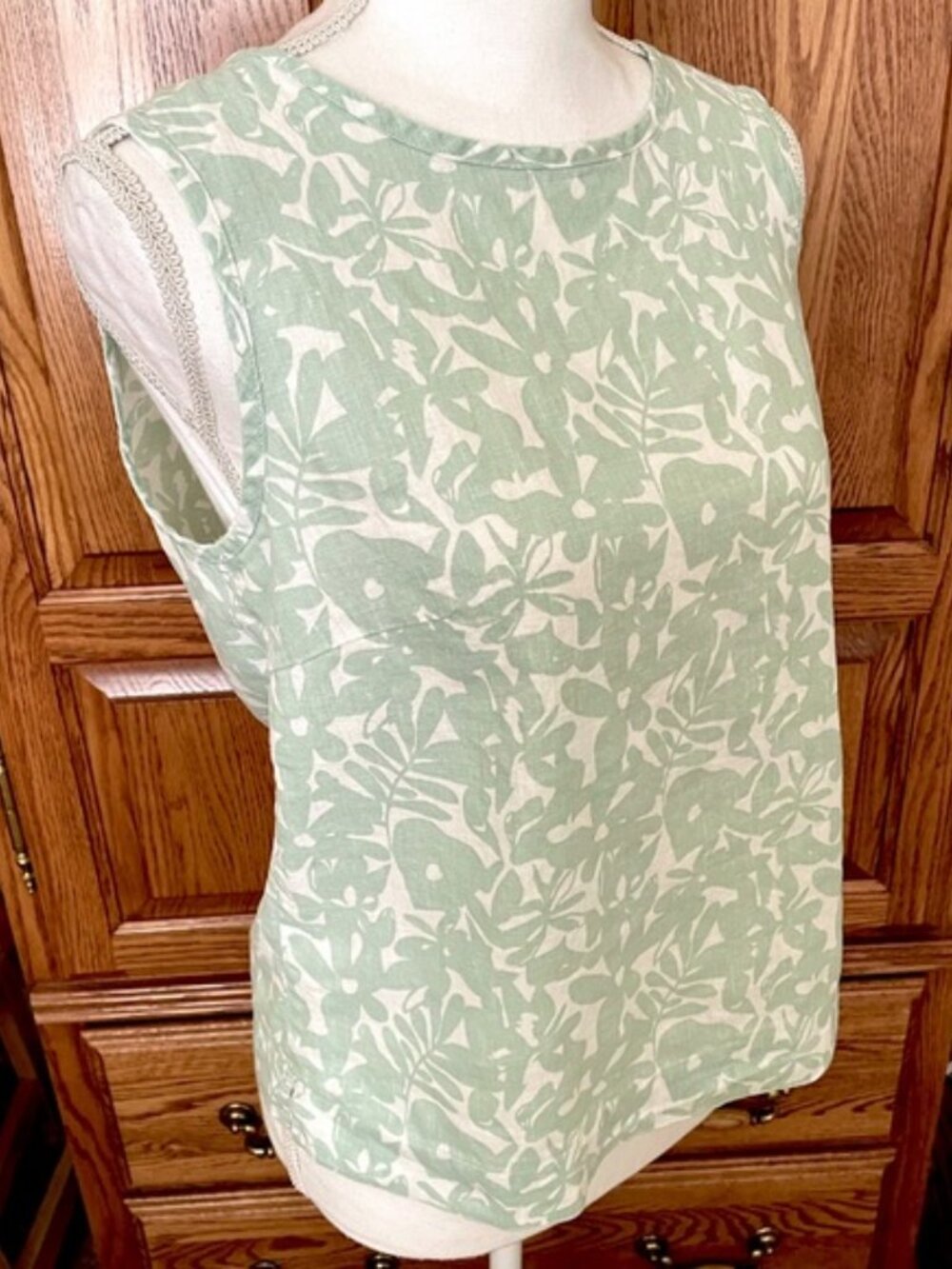 Dockers Button Back Sleeveless Blouse - Picture 3 of 12